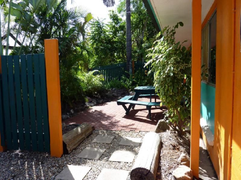 Jjs Backpackers Hostel Кэрнс Экстерьер фото